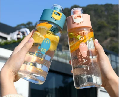 Wholesales 700 Ml Customization BPA Free Plastic Tea Strainer Sport Bottle Fruit Infuser Water Bottle